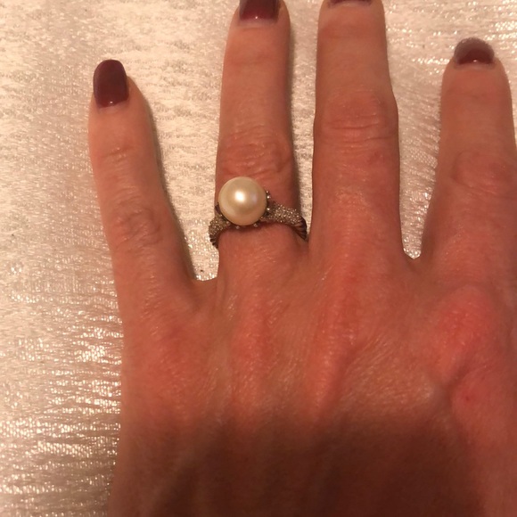 Jewelry - Pearl ring